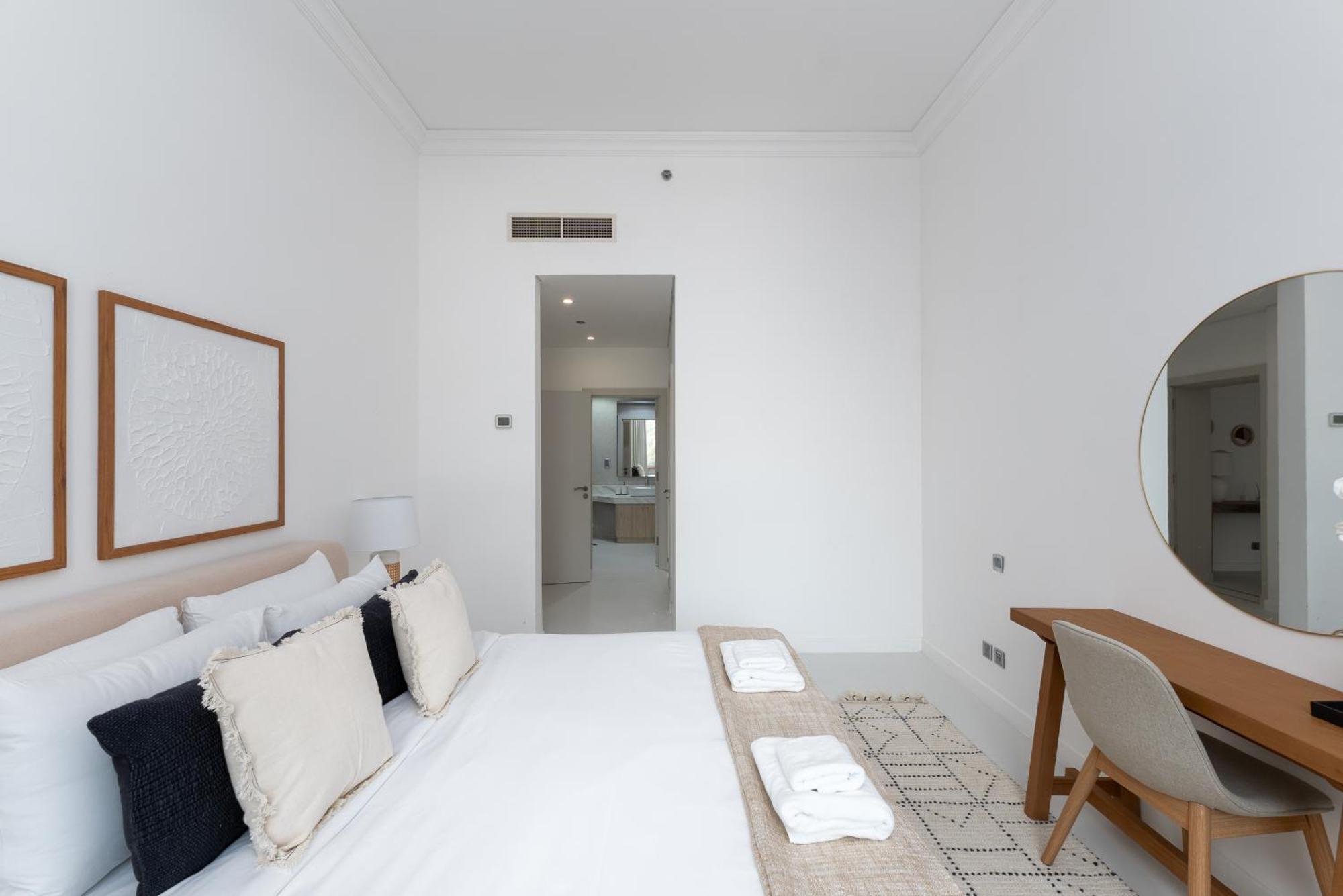 Shoreline 4, Palm Jumeirah - Mint * Dubai